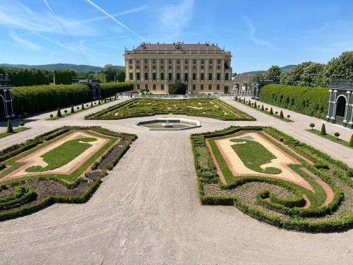 c5b79d43-eb6a-4ff1-816e-bcd3ab15855f