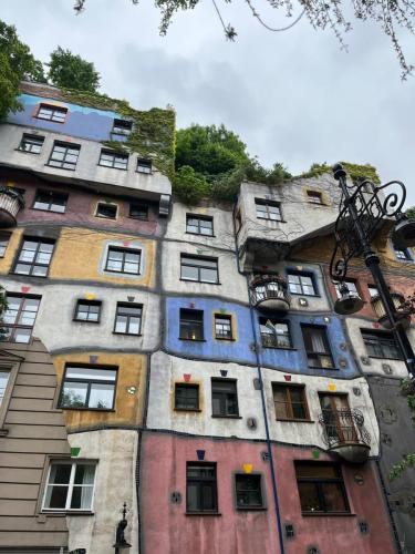 f68710b7-b5b5-44ee-8c4b-e22a938bdd8a