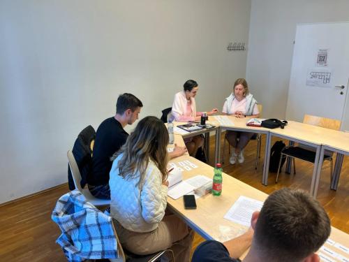 70180285-b9ea-468c-a659-3f87954c94cd